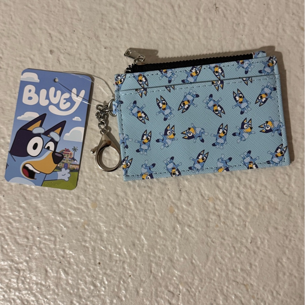 NWT Bluey card holder Wallet with center zipper Keychain